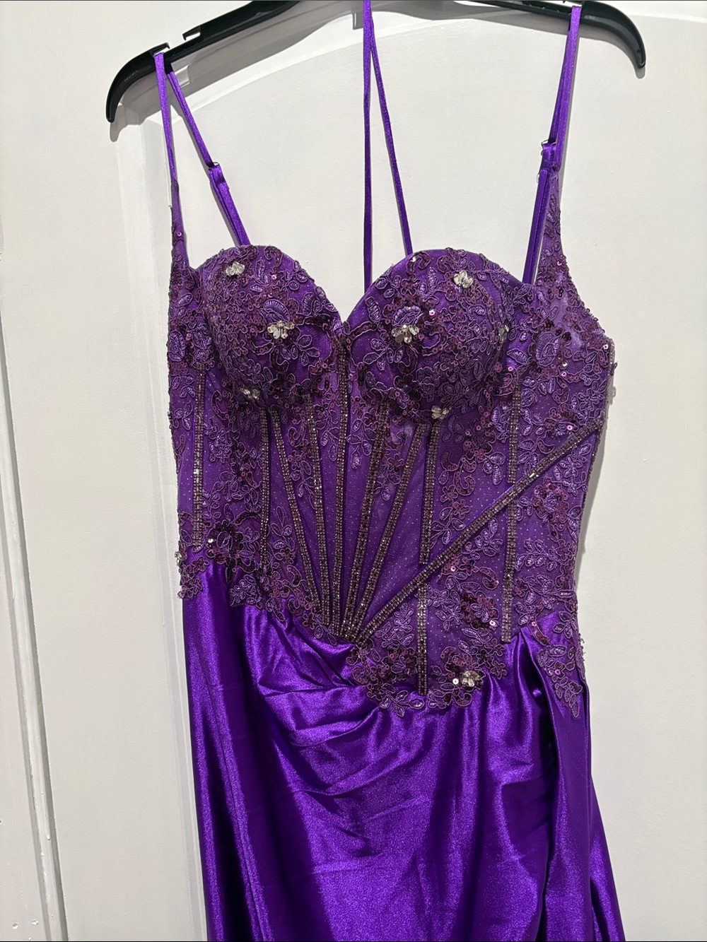 Prom dress - Picture 2 of 5